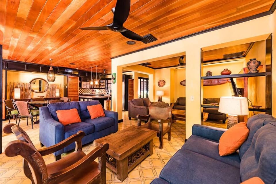 Villas Cerca del Mar 10 3BR Private-Pool Villa Villa in Playa Langosta