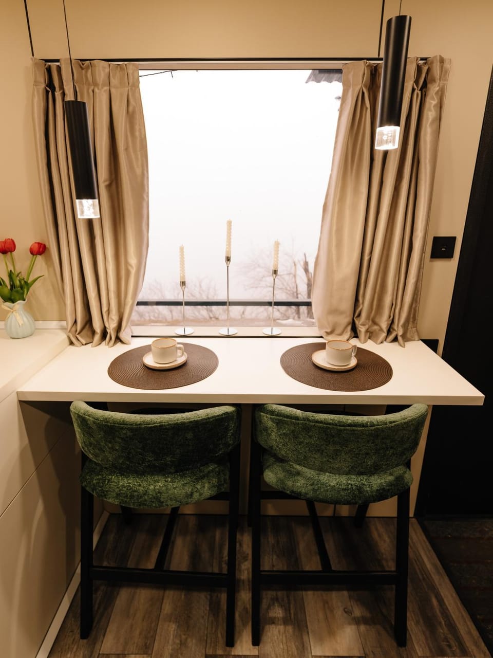 Bus Home дом с видом на Город Apartment in Almaty