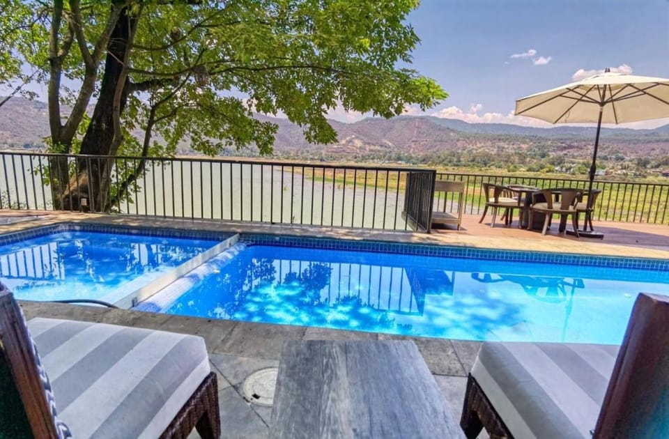 Natural landscape, Hot Tub, Mountain view, Swimming pool