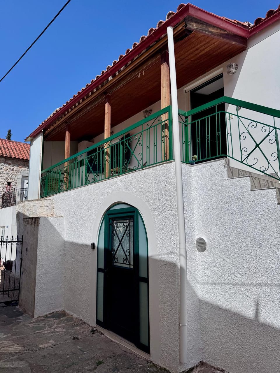 Property building, Facade/entrance, Day, Balcony/Terrace, Quiet street view