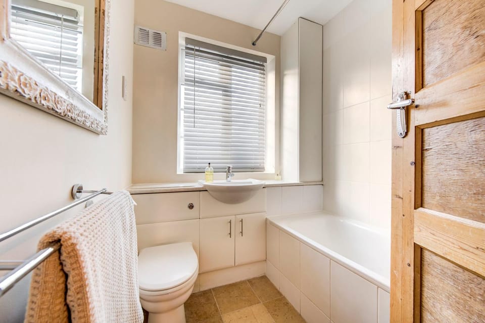 Shower, Toilet, Bathroom, Bath