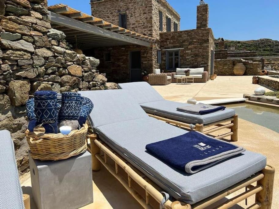 Day, Swimming pool, sunbed