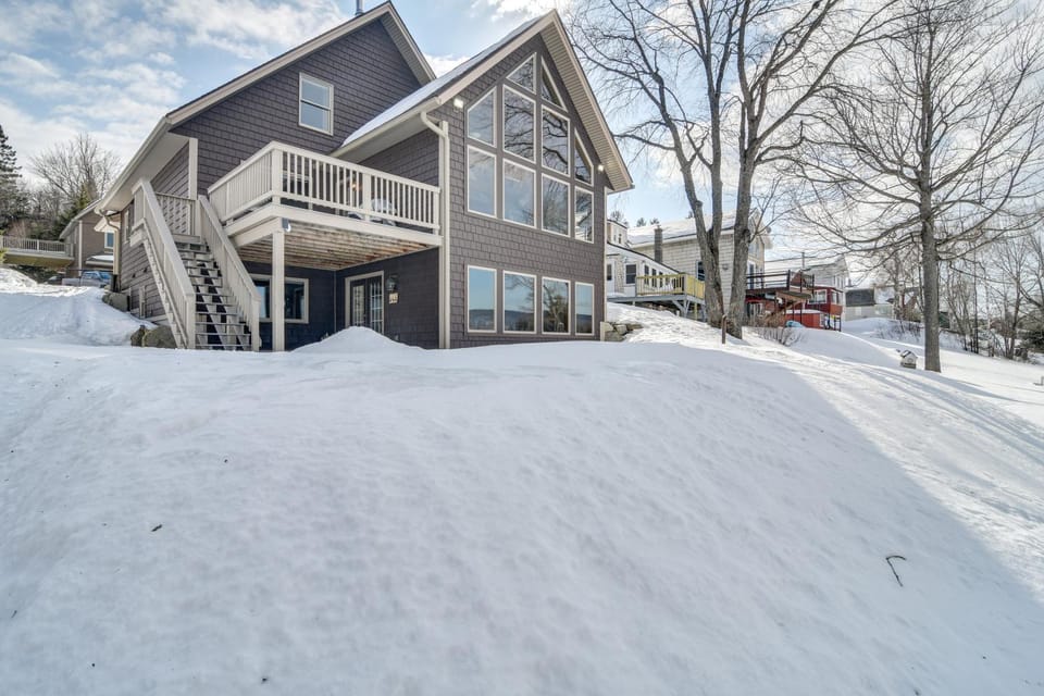Lakefront New Hampshire Hideaway w/ Deck & Views House in New Hampshire