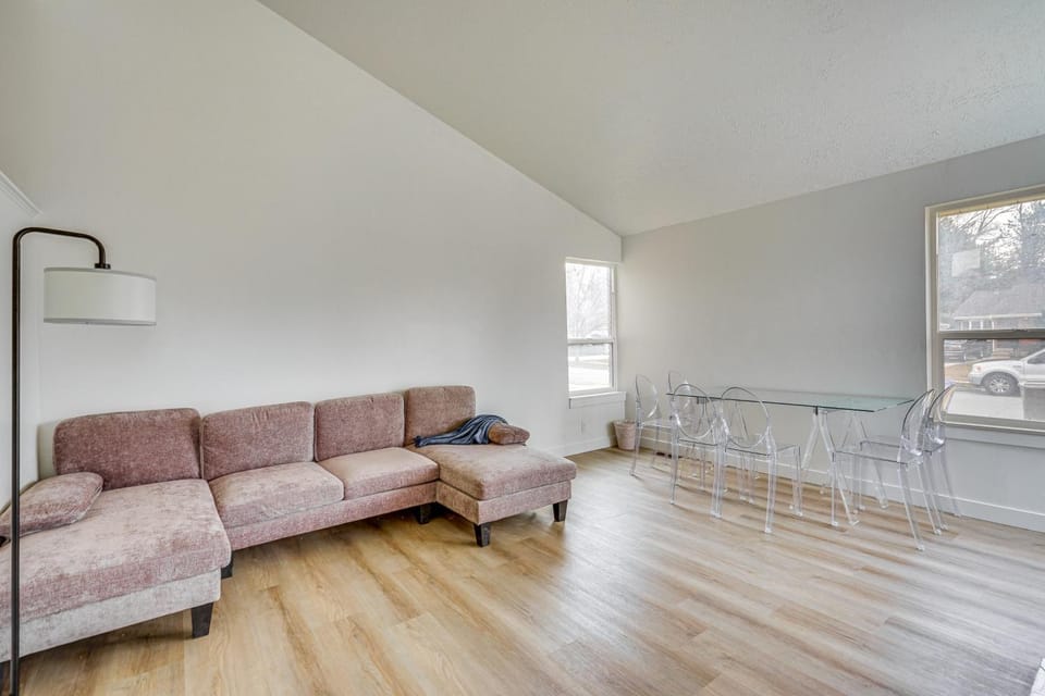 Near 4 Major Ski Resorts: Salt Lake County Home House in Midvale