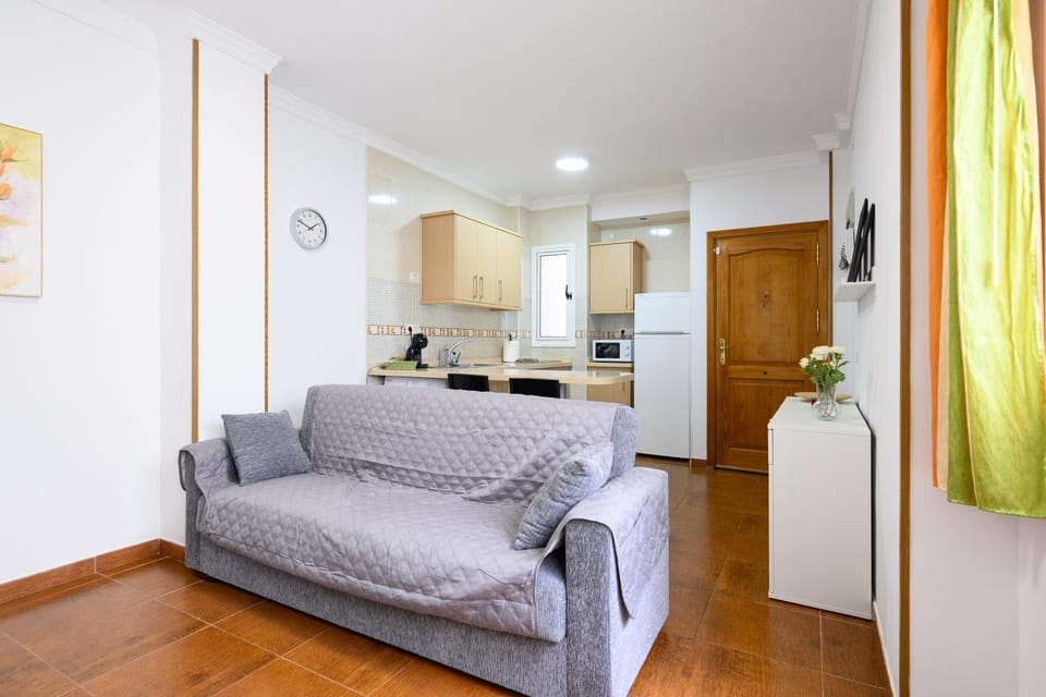 Kitchen or kitchenette, Seating area