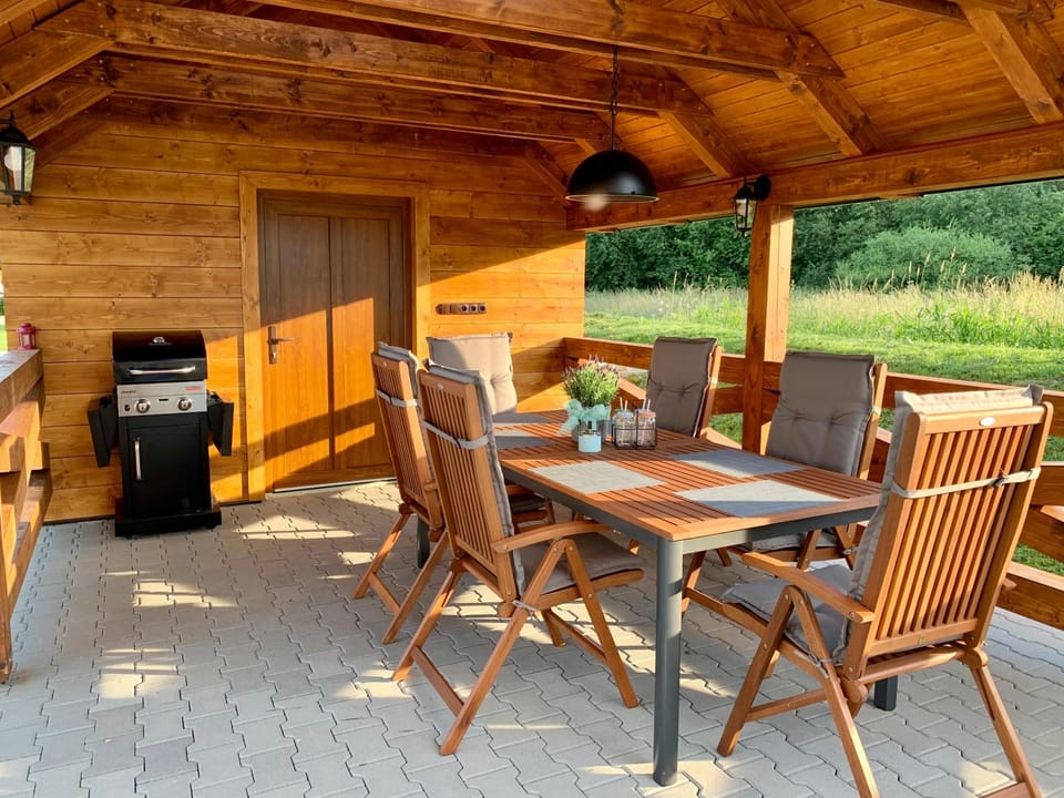 BBQ facilities, Seating area