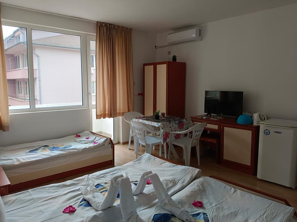 Стаи за гости Ники Bed and Breakfast in Nessebar
