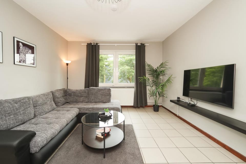 Apartment Central 10E 90qm Wi-Fi free Parking calm back house Apartment in Dortmund