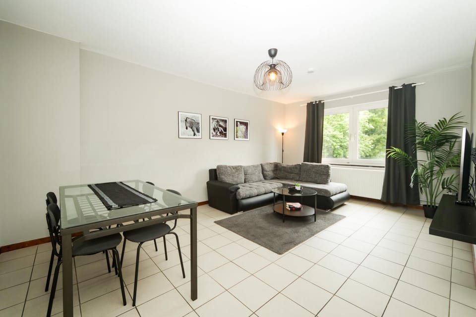 TV and multimedia, Living room, Dining area