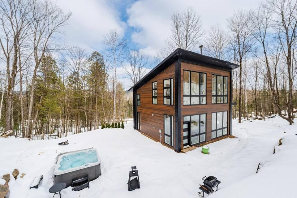 Cozy and beautiful chalet Chalet in Ontario