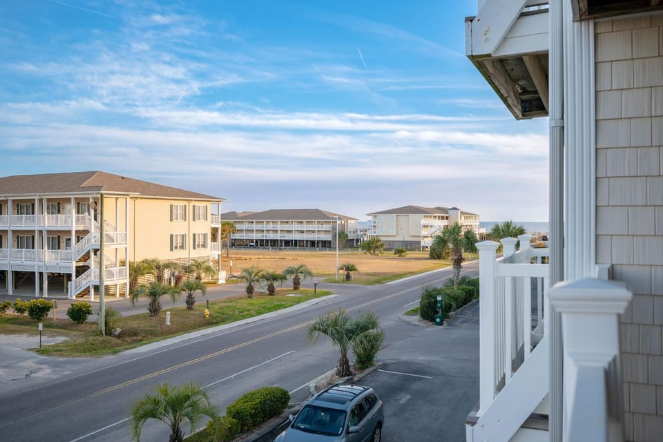 Turtle Tracks by Oak Island Accommodations House in Oak Island
