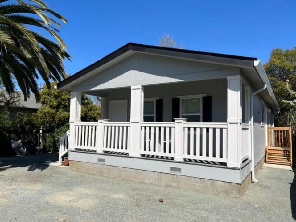 Property building, Balcony/Terrace