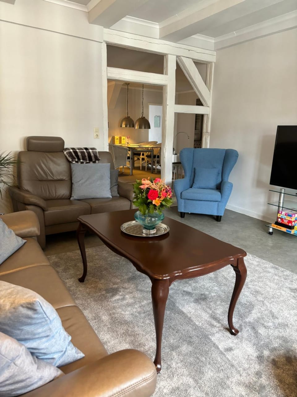 Living room, Seating area