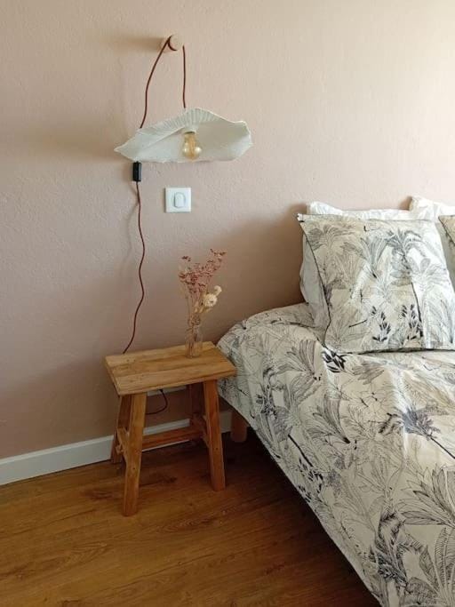 Bed, Decorative detail, Bedroom