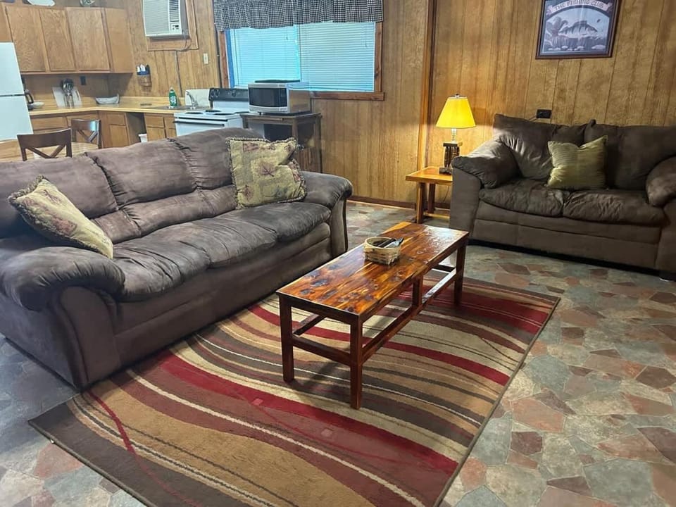 Adjoining Cabin #7A on Patoka Lake in Southern Indiana Cabin in Indiana