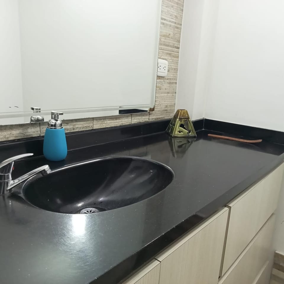 Habitación Hermosa iluminada Vacation rental in Bogota