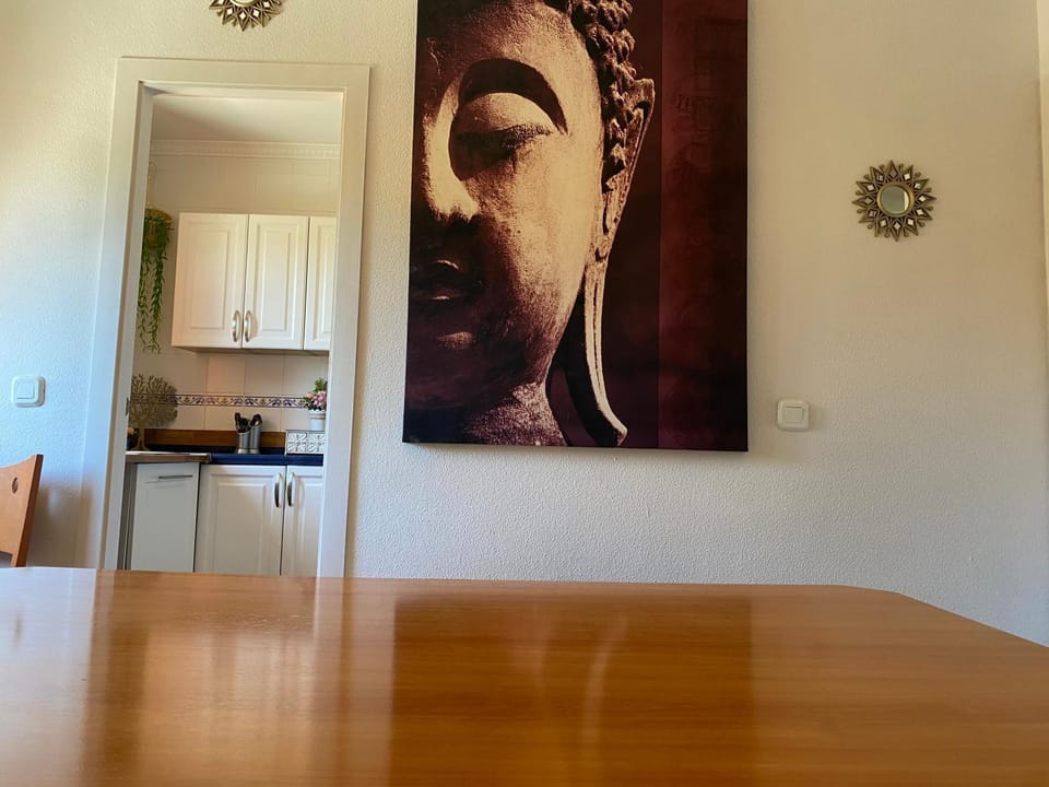 Kitchen or kitchenette, Dining area, stove