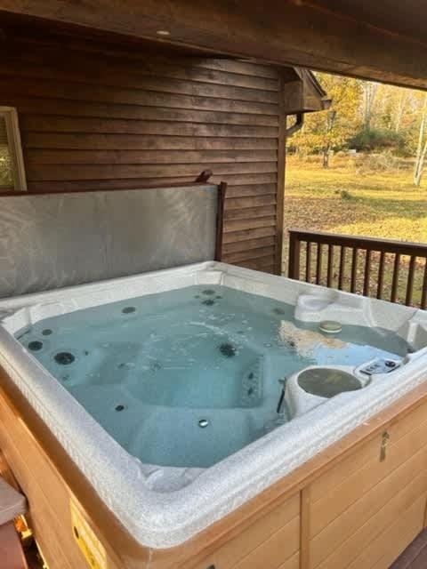Optimum #9 with Hot Tub and Jacuzzi on Patoka Lake in Southern Indiana House in Indiana