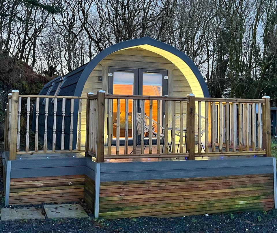 Property building, Patio, Balcony/Terrace