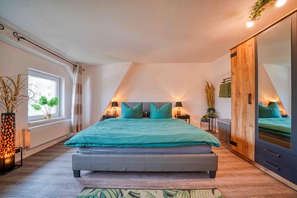 Bed, Photo of the whole room, Bedroom, wardrobe