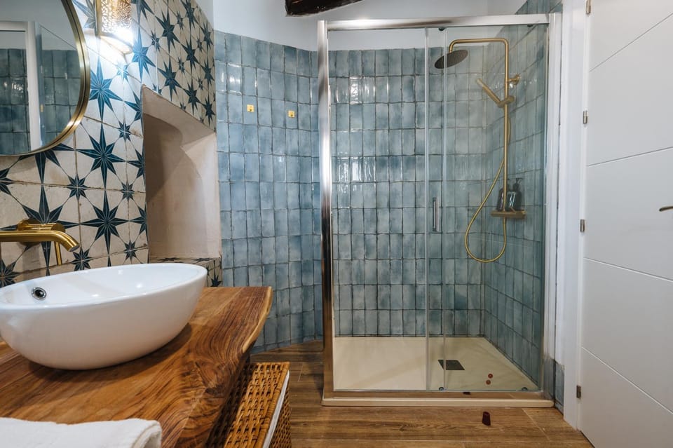 Shower, Bathroom