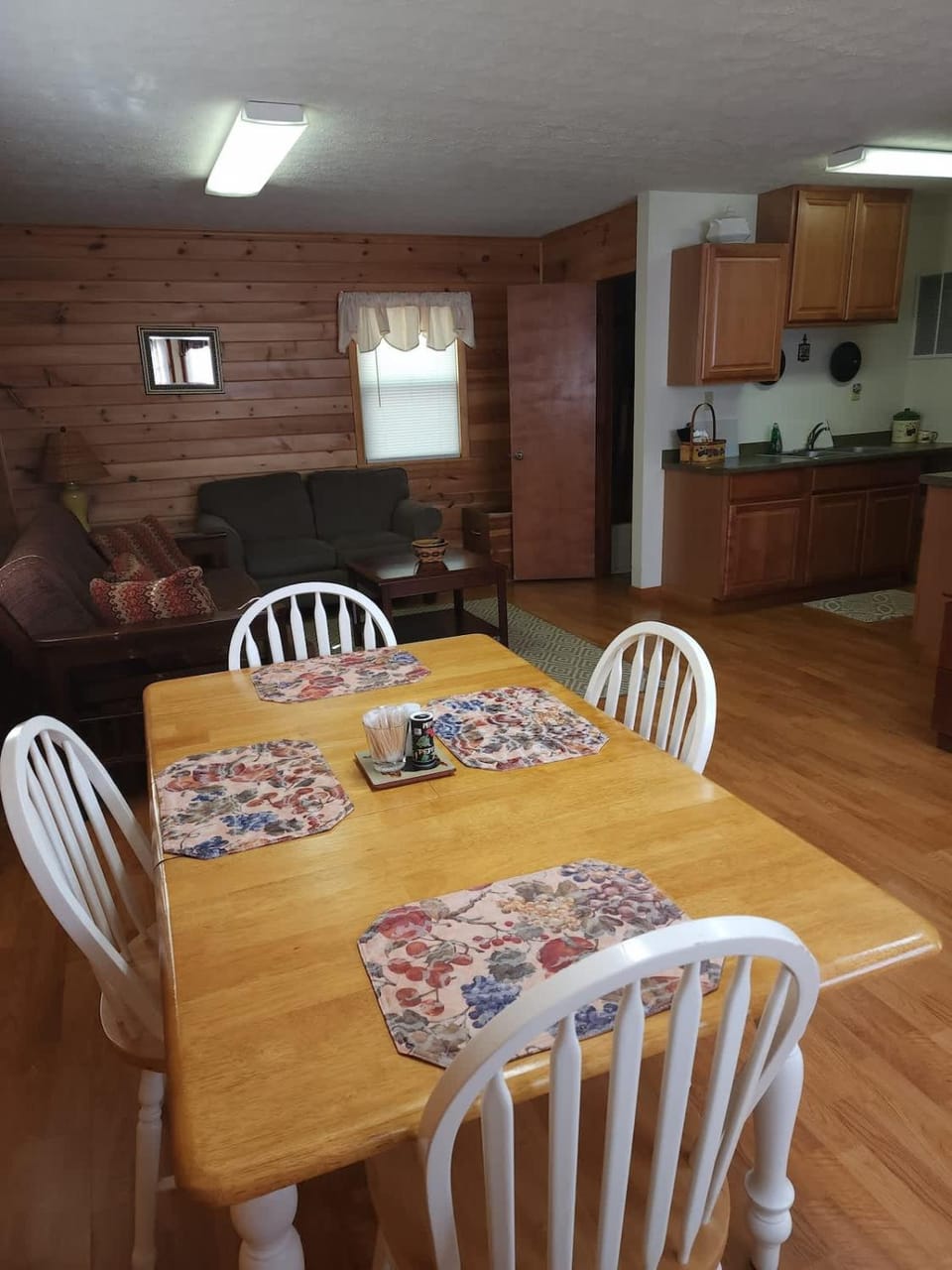 One Bedroom Cozy Cabin #23 on Patoka Lake in Southern Indiana Cabin in Indiana