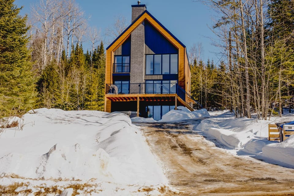 Property building, Natural landscape, Winter, Mountain view