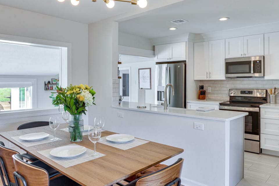 Lakeland Retreat: Private Heated Pool & Yard Games House in Lakeland