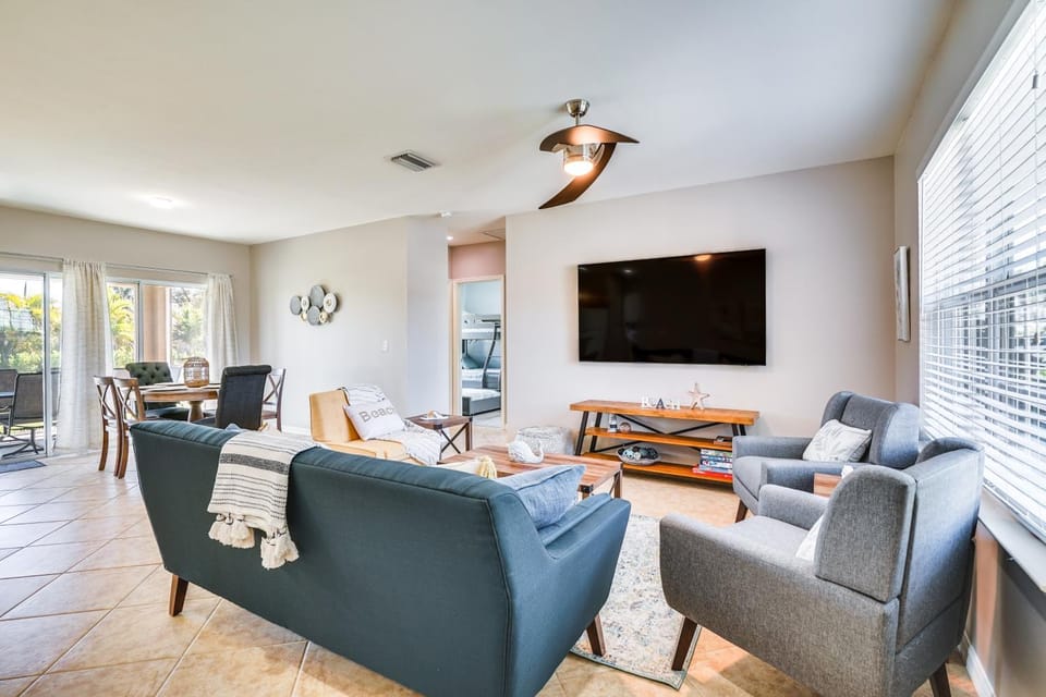 Screened Porch & Fire Pit: Quiet Cape Coral Home House in Cape Coral