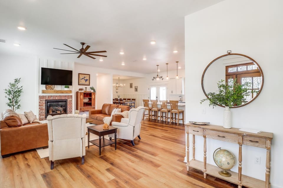 The Hamilton Heber Springs Home with Hot Tub! House in Heber Springs