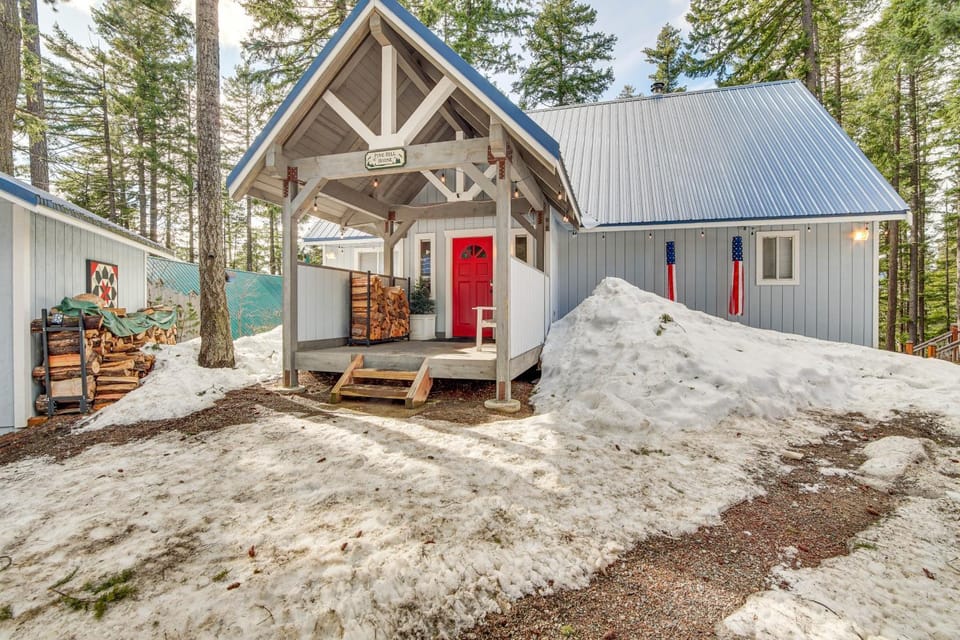 Washington Mountain Cabin: 1 Mi to Lake Cle Elum Cabin in Roslyn