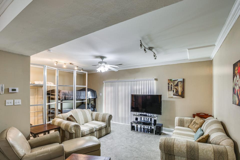 St Ann Townhome < 1 Mi to International Airport! House in Illinois