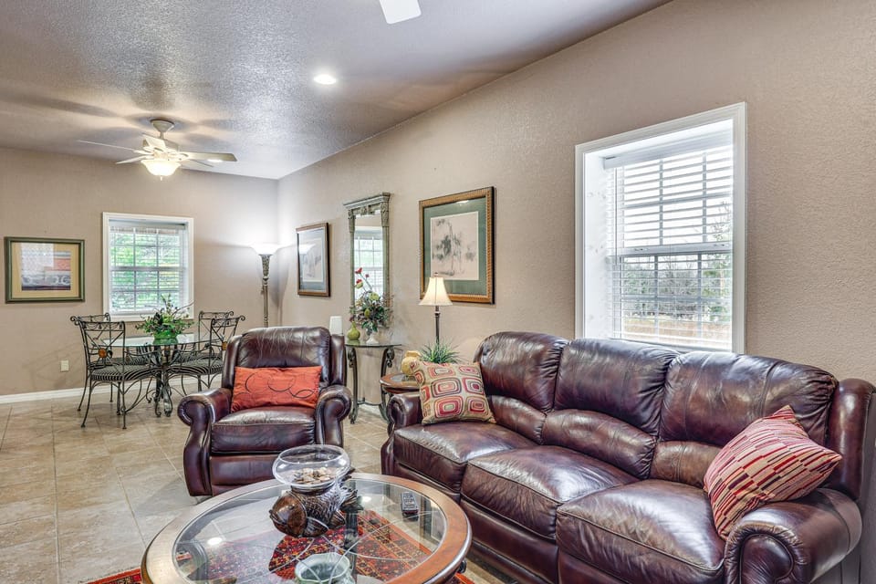 Pet-Friendly Dover Cottage with Deck and Mtn Views! House in Arkansas