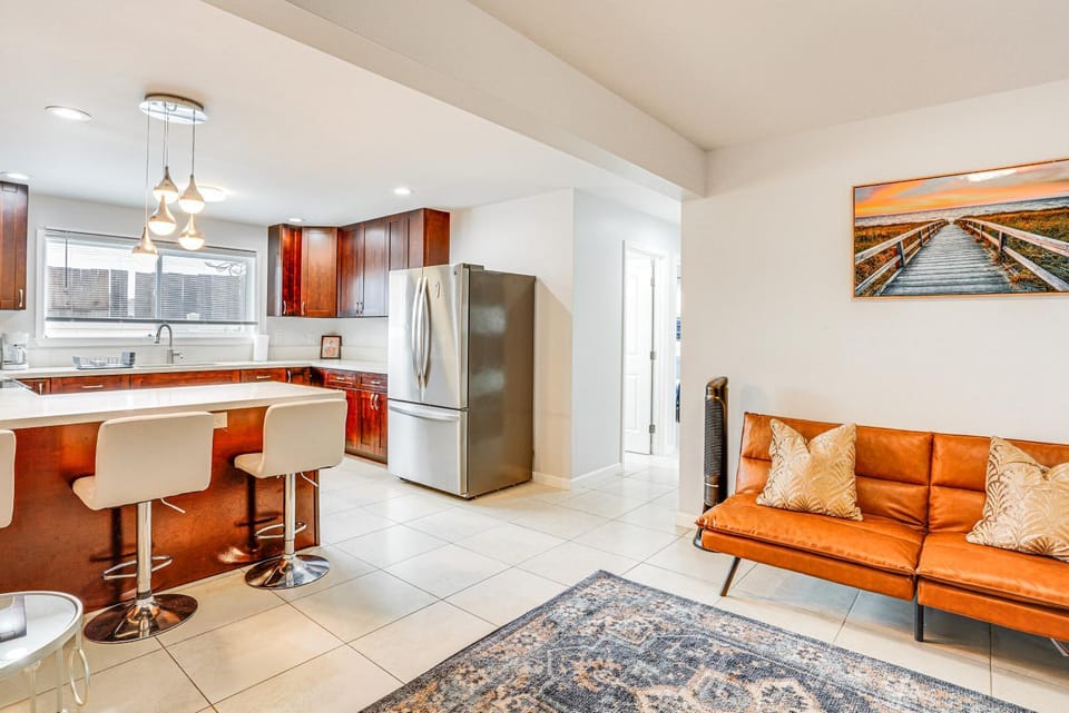Ewa Beach Apartment w/ Beach Gear ~ 1 Mi to Ocean! House in Ewa Beach