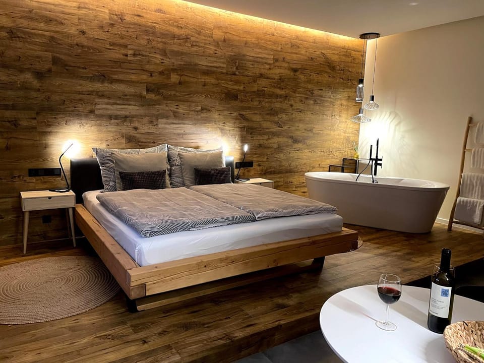 Bed, Hot Tub
