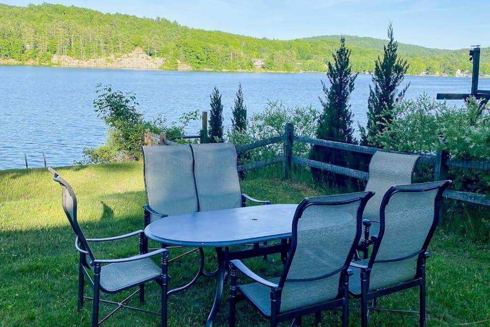 Castleton Charmer House in Lake Bomoseen