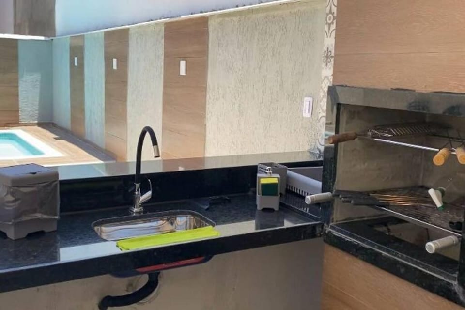 Casa com piscina, grande e espaçosa no Condomínio dos Pássaros House in Cabo Frio