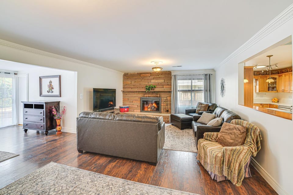 Family-Friendly Loma Linda Retreat Walk to LLU House in Loma Linda