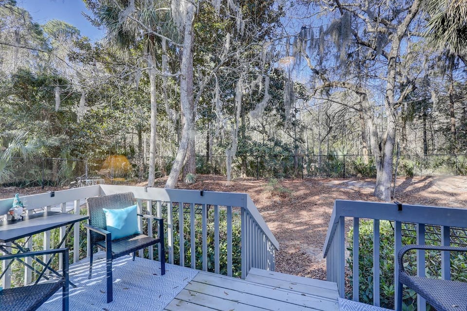 King Queen Double and Sleeper Sofa Large TVs Bikes & Beach Gear included House in South Forest Beach