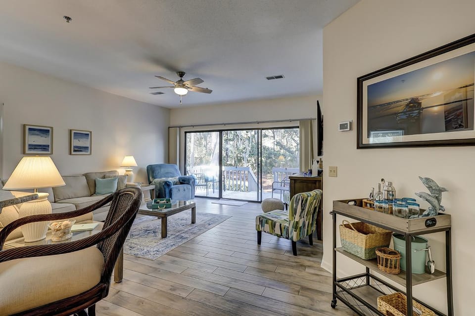 King Queen Double and Sleeper Sofa Large TVs Bikes & Beach Gear included House in South Forest Beach