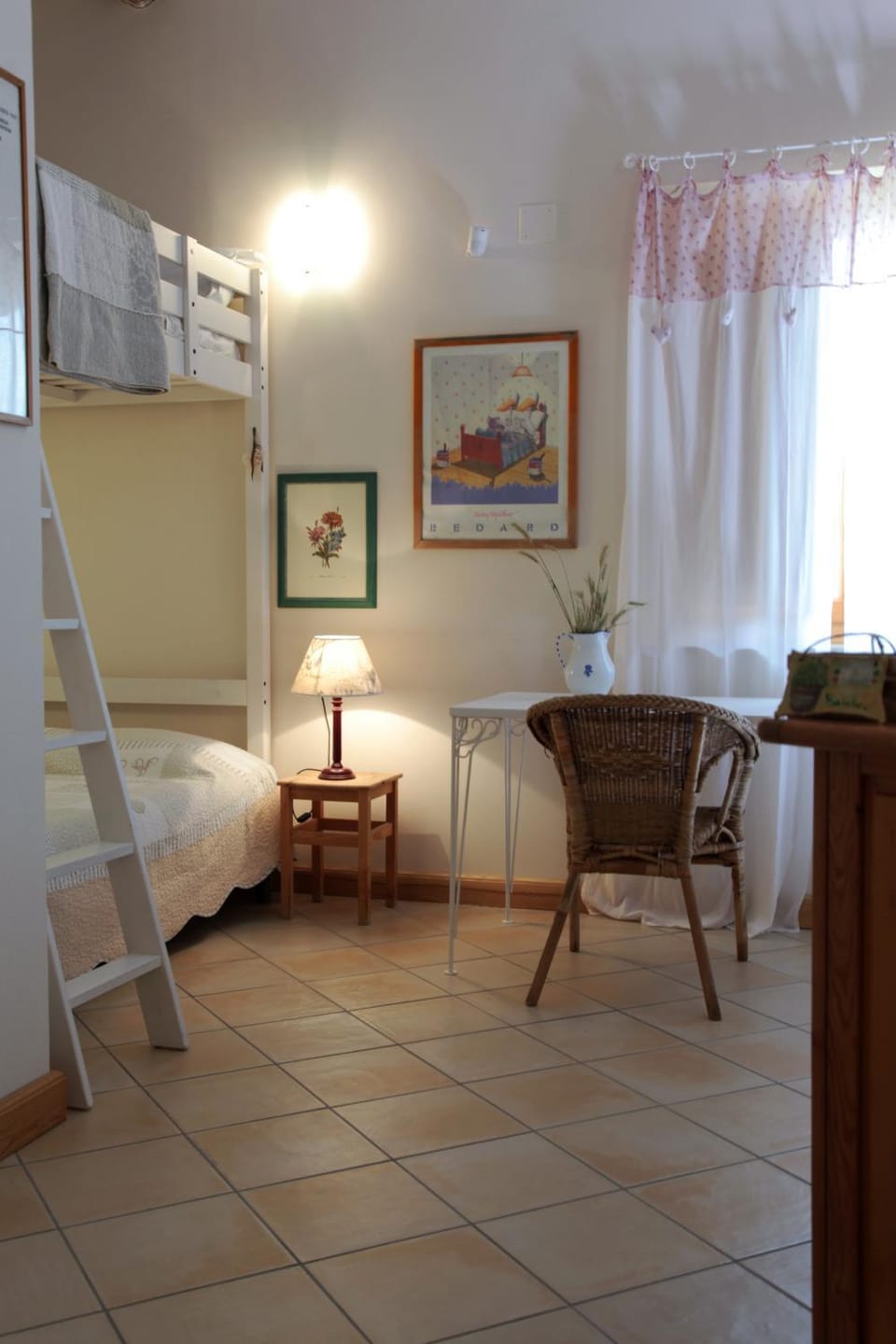 Bedroom, bunk bed