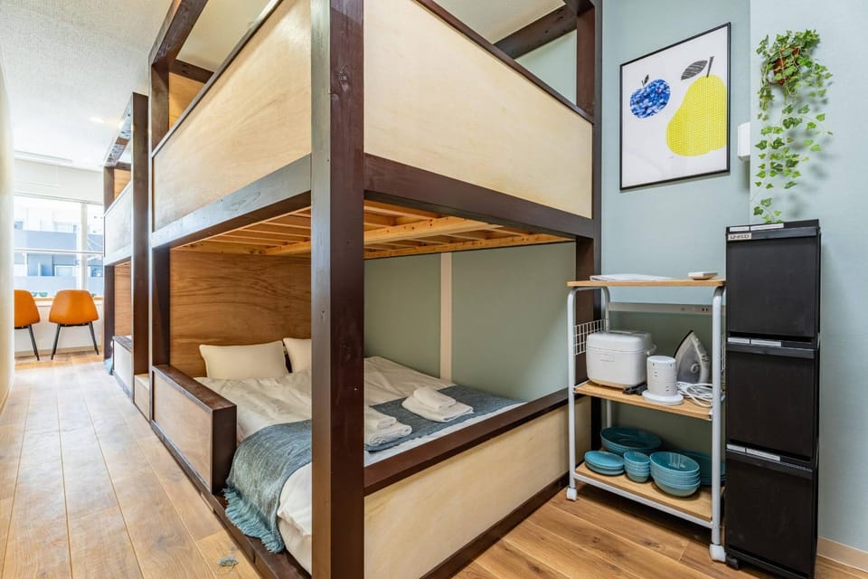 Bedroom, bunk bed