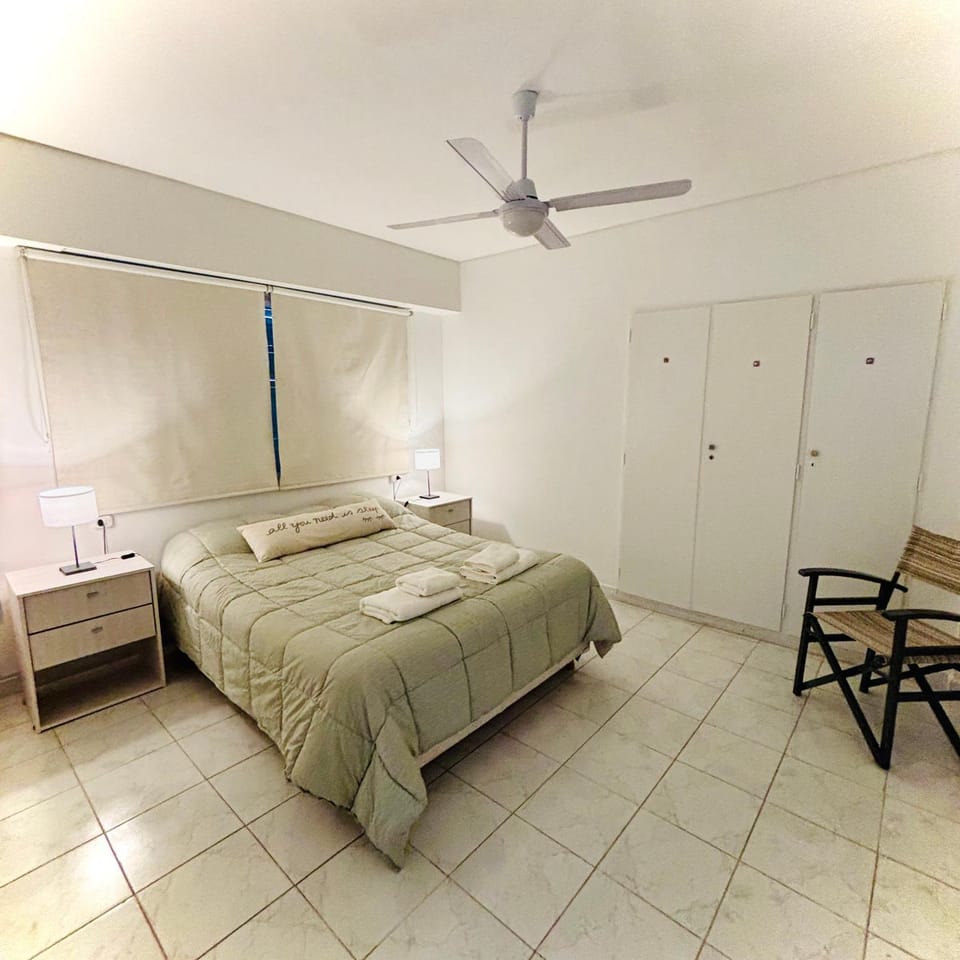 Bed, Photo of the whole room, Bedroom, fireplace, wardrobe