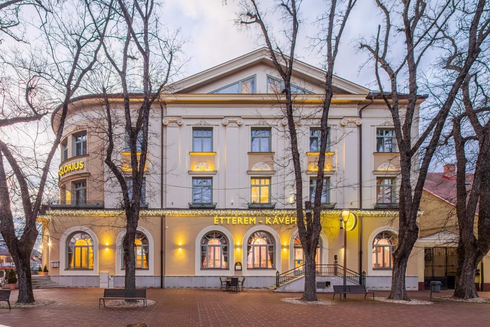 Property building, Restaurant/places to eat
