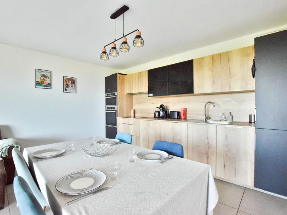 Appartement neuf moderne avec balcon et garage à Évian - FR-1-498-103 Apartment in Évian-les-Bains