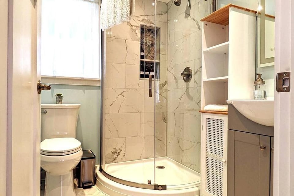 Shower, Toilet, Bathroom
