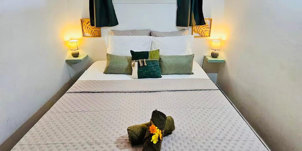 Bed, Photo of the whole room, Bedroom, air conditioner