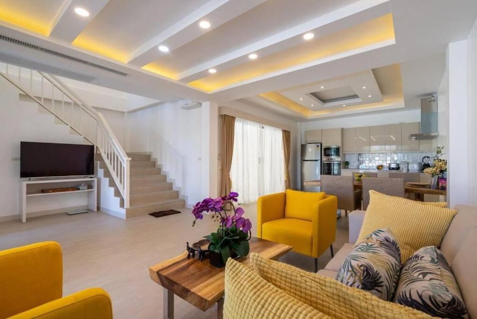 Communal lounge/ TV room, TV and multimedia, Kitchen or kitchenette, Living room, Seating area, Dining area, minibar