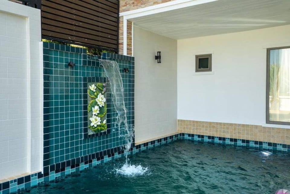 Bathroom, Pool view