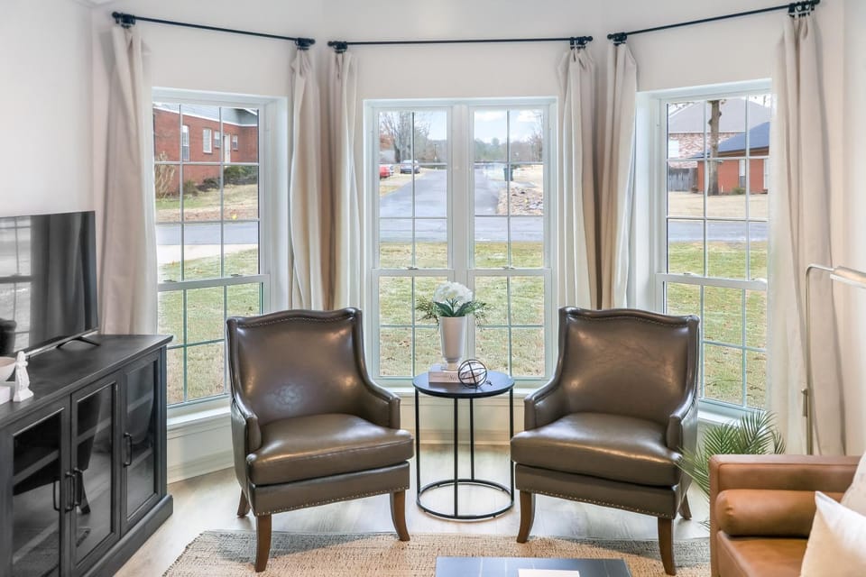 Lake Hamilton Carriage House 5BR; 3.5BA Sleeps 17! House in Rockwell